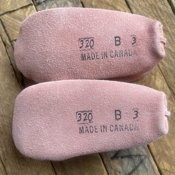 🍁147-You Are a Gift ❤️ Laurentian Chief Moccasins & Tye Die Onsie - Picture 5 of 12